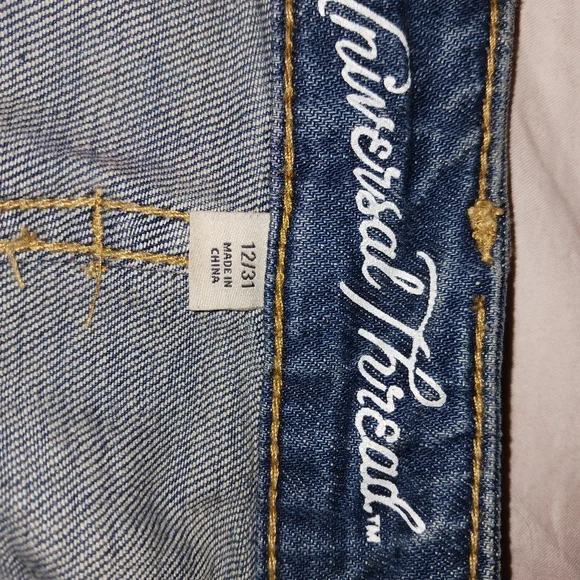 Universal threads - Picture 1 of 3